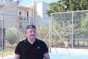 vrettos dimarxos acharnon kathariotita sxoleia augoustos