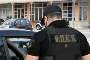 Αχαρνές: Συνελήφθη επ’ αυτοφώρω 26χρονος Ρομά για άσκοπους πυροβολισμούς εντός οικισμού