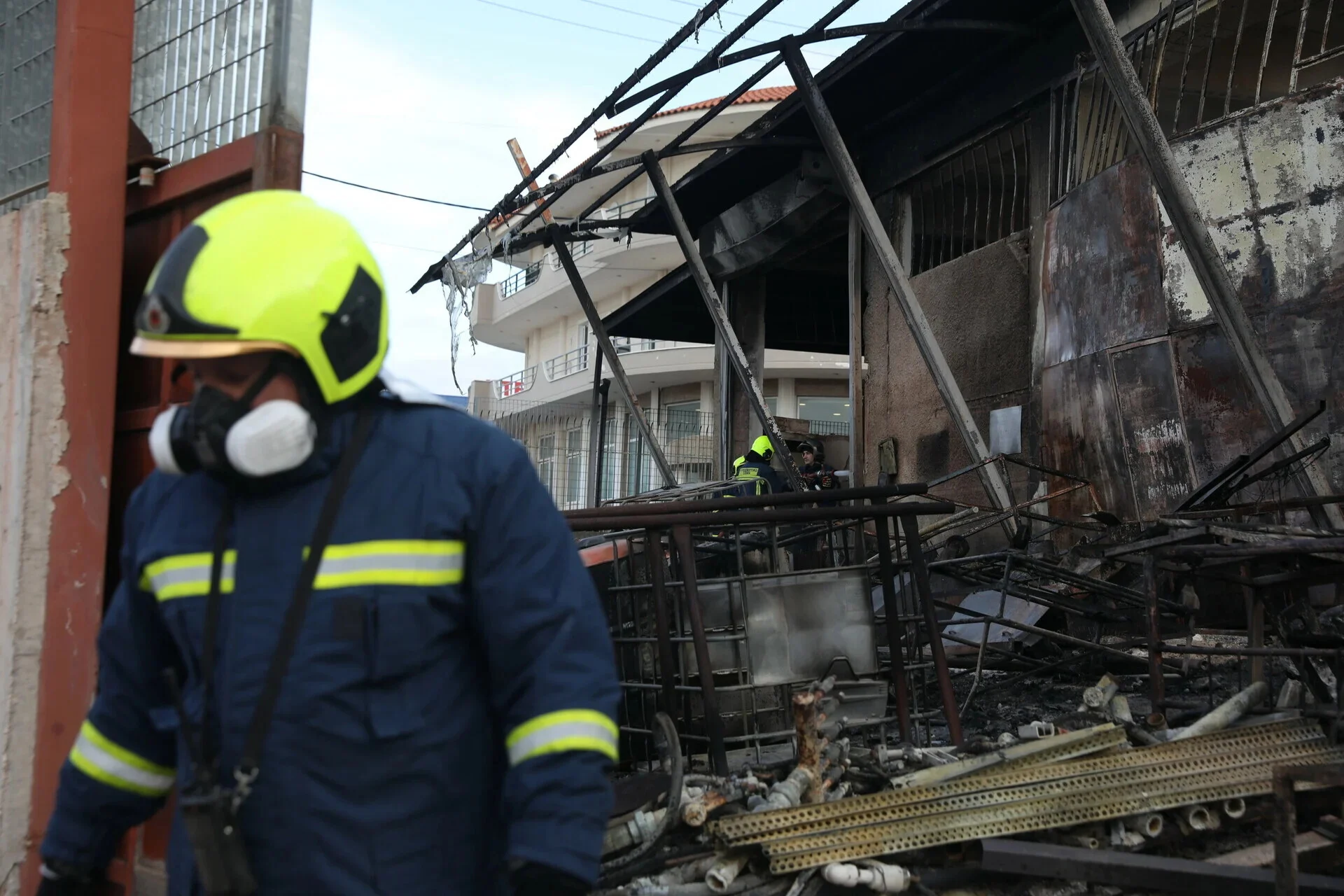 Φωτιά στο Μενίδι: Η απάντηση του εργοστασίου για τις ζημιές