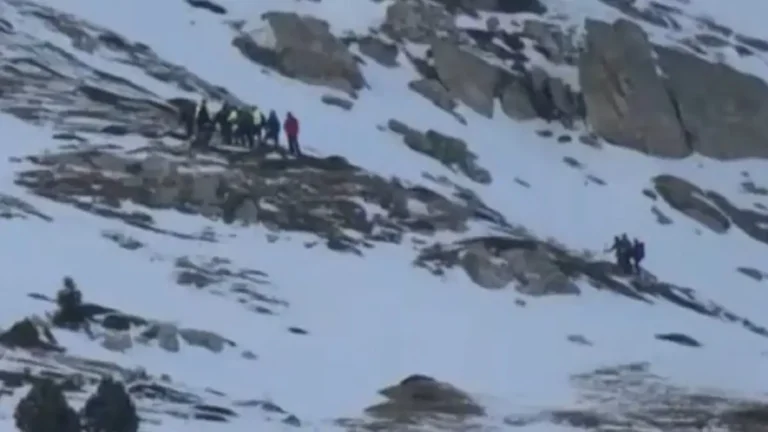 Επιχείρηση διάσωσης στον Ταΰγετο για 12 ορειβάτες του ΕΠΟΣ Φυλής. Τέσσερις τραυματίες από πτώση σε παγωμένο σημείο. Σε ετοιμότητα το Νοσοκομείο Σπάρτης.