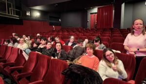 Την παράσταση του Μάρκου Σεφερλή απόλαυσαν οι ωφελούμενοι του ΚΔΑΠ και του Βαμβακαρείου