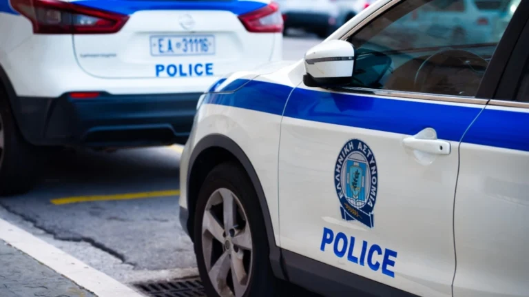 Ανήλικοι στο Μενίδι έστηναν εμπόδια στον δρόμο και λήστευαν οδηγούς, 9 συλλήψεις Σε ορισμένες περιπτώσεις μάλιστα δεν δίστασαν να χρησιμοποιήσουν ιδιαίτερα σκληρή βία