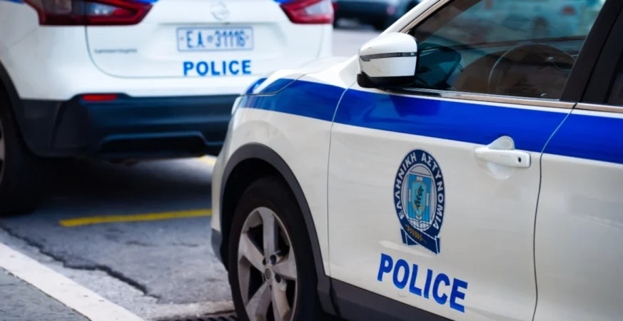 Ανήλικοι στο Μενίδι έστηναν εμπόδια στον δρόμο και λήστευαν οδηγούς, 9 συλλήψεις Σε ορισμένες περιπτώσεις μάλιστα δεν δίστασαν να χρησιμοποιήσουν ιδιαίτερα σκληρή βία