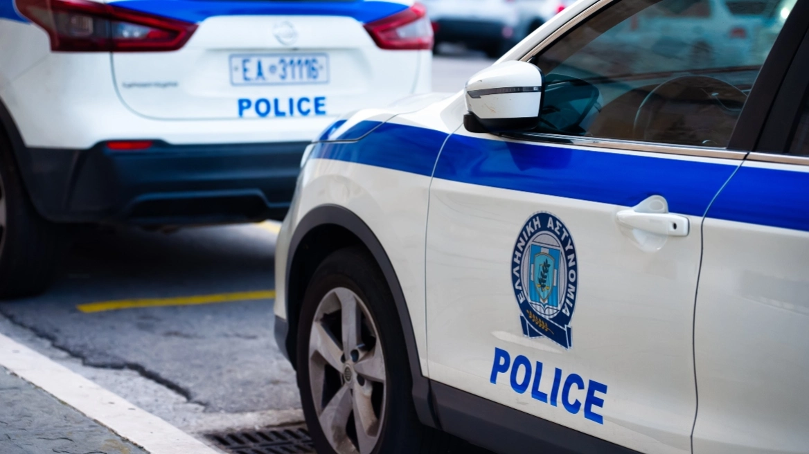 Ανήλικοι στο Μενίδι έστηναν εμπόδια στον δρόμο και λήστευαν οδηγούς, 9 συλλήψεις Σε ορισμένες περιπτώσεις μάλιστα δεν δίστασαν να χρησιμοποιήσουν ιδιαίτερα σκληρή βία