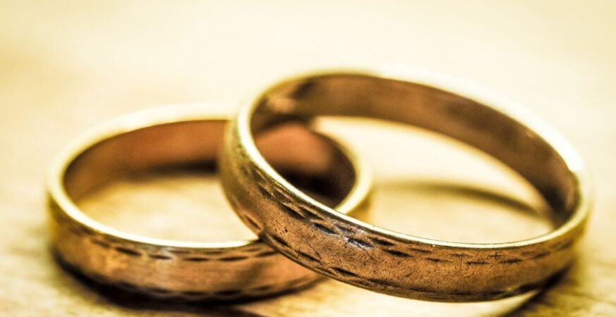 Μενίδι: Ξυλοκόπησαν καλεσμένο σε γαμήλιο γλέντι και τον έσυραν στην πίστα